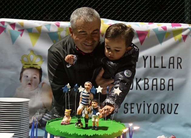 Rıza Çalımbay’a sürpriz doğum günü