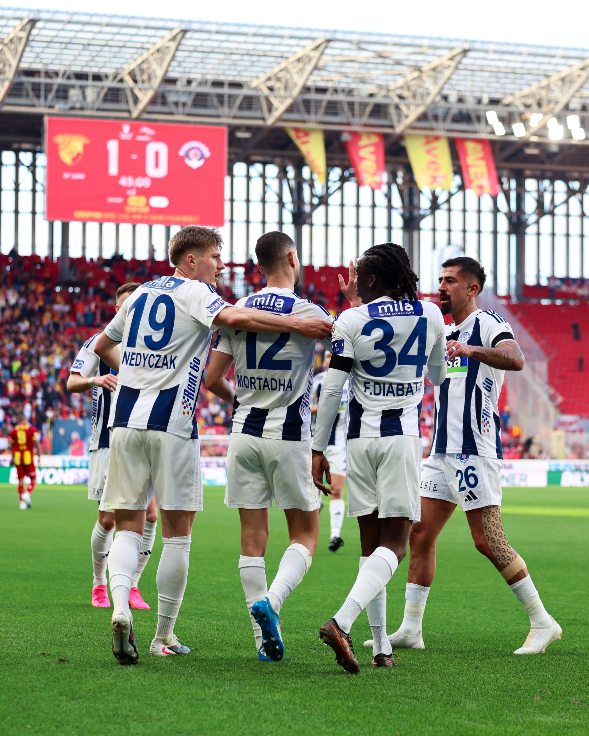 Göztepe:3 Kasımpaşa:3