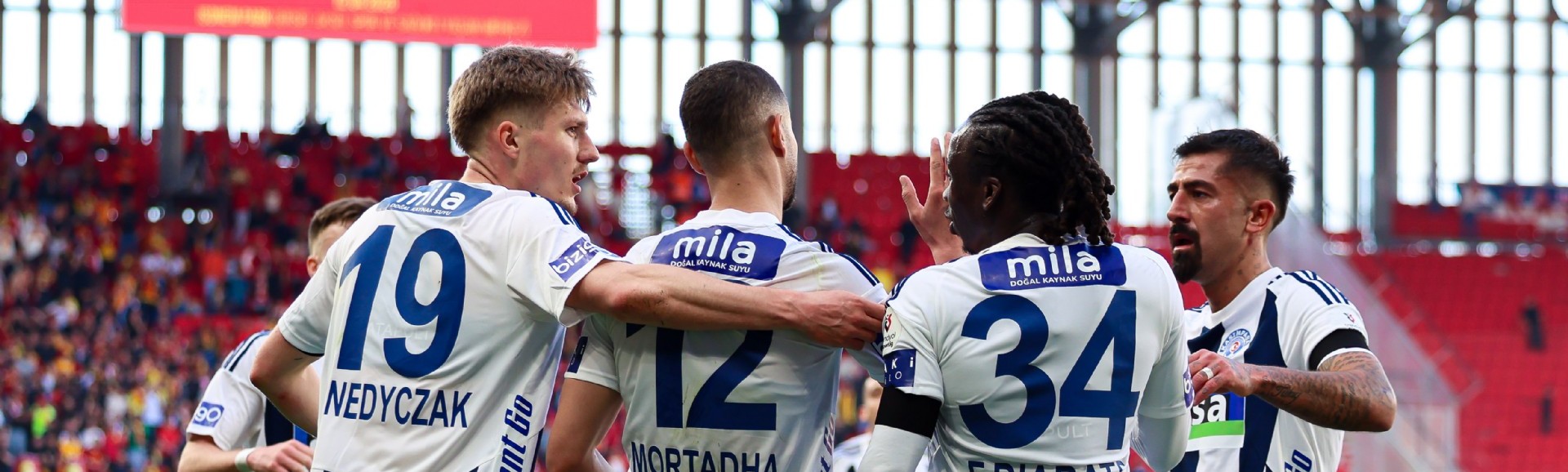 Göztepe:3 Kasımpaşa:3